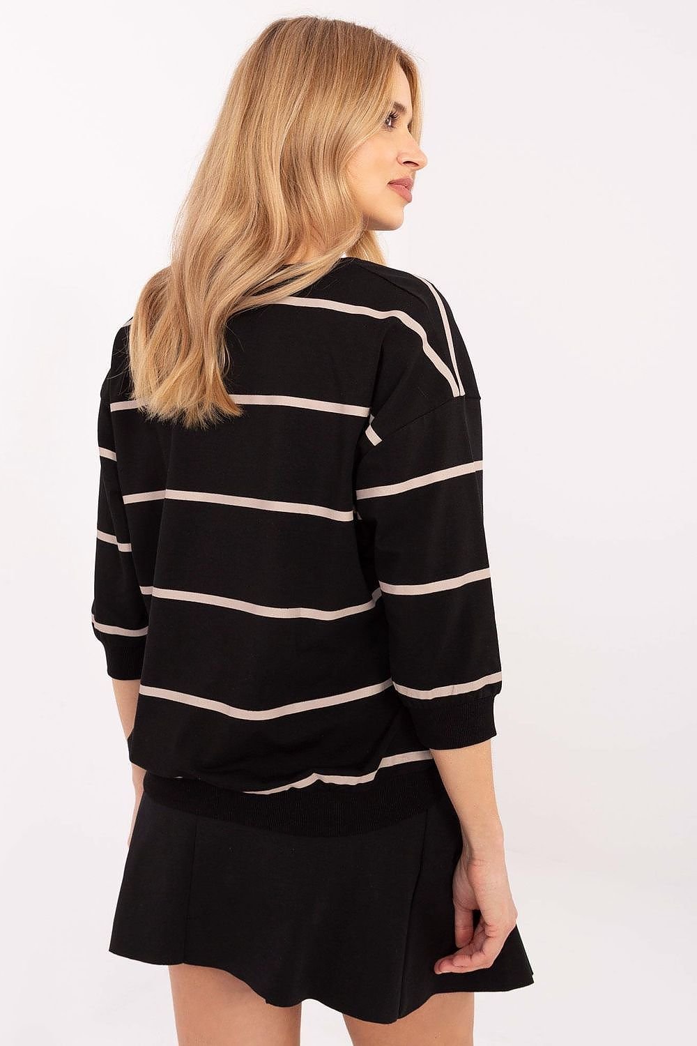 Blouse model 208217 Relevance