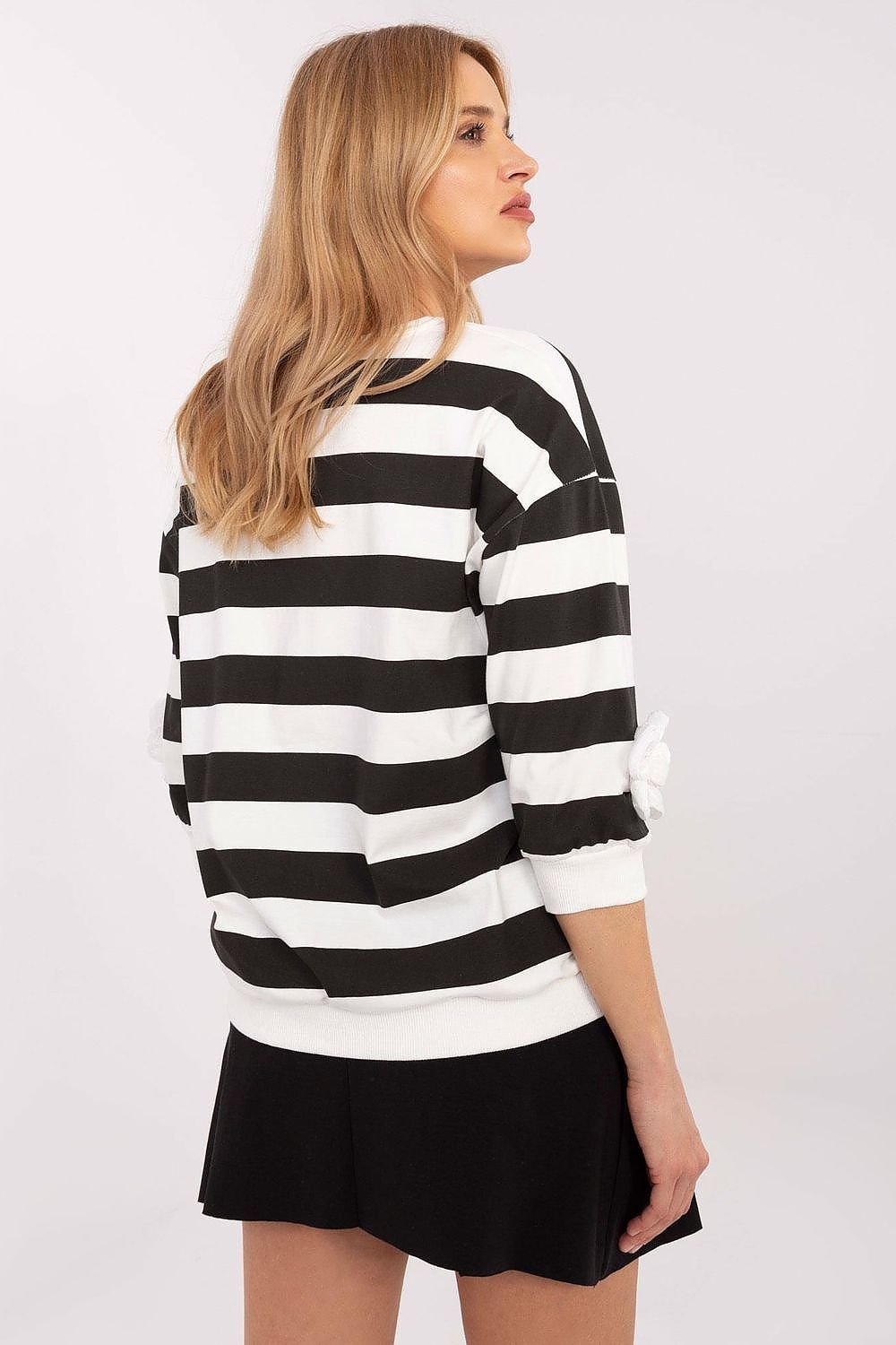 Blouse model 208224 Relevance