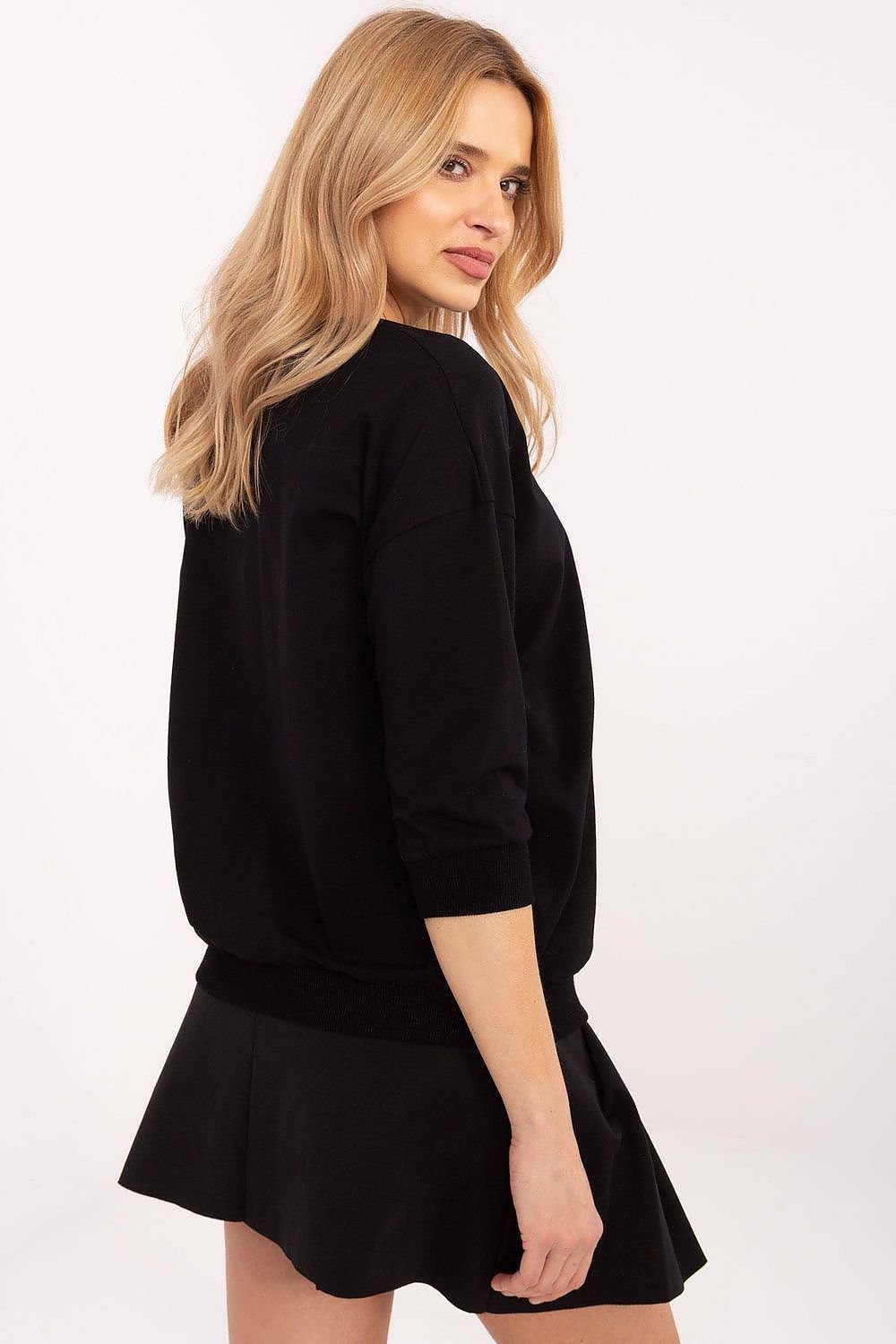 Blouse model 208229 Relevance