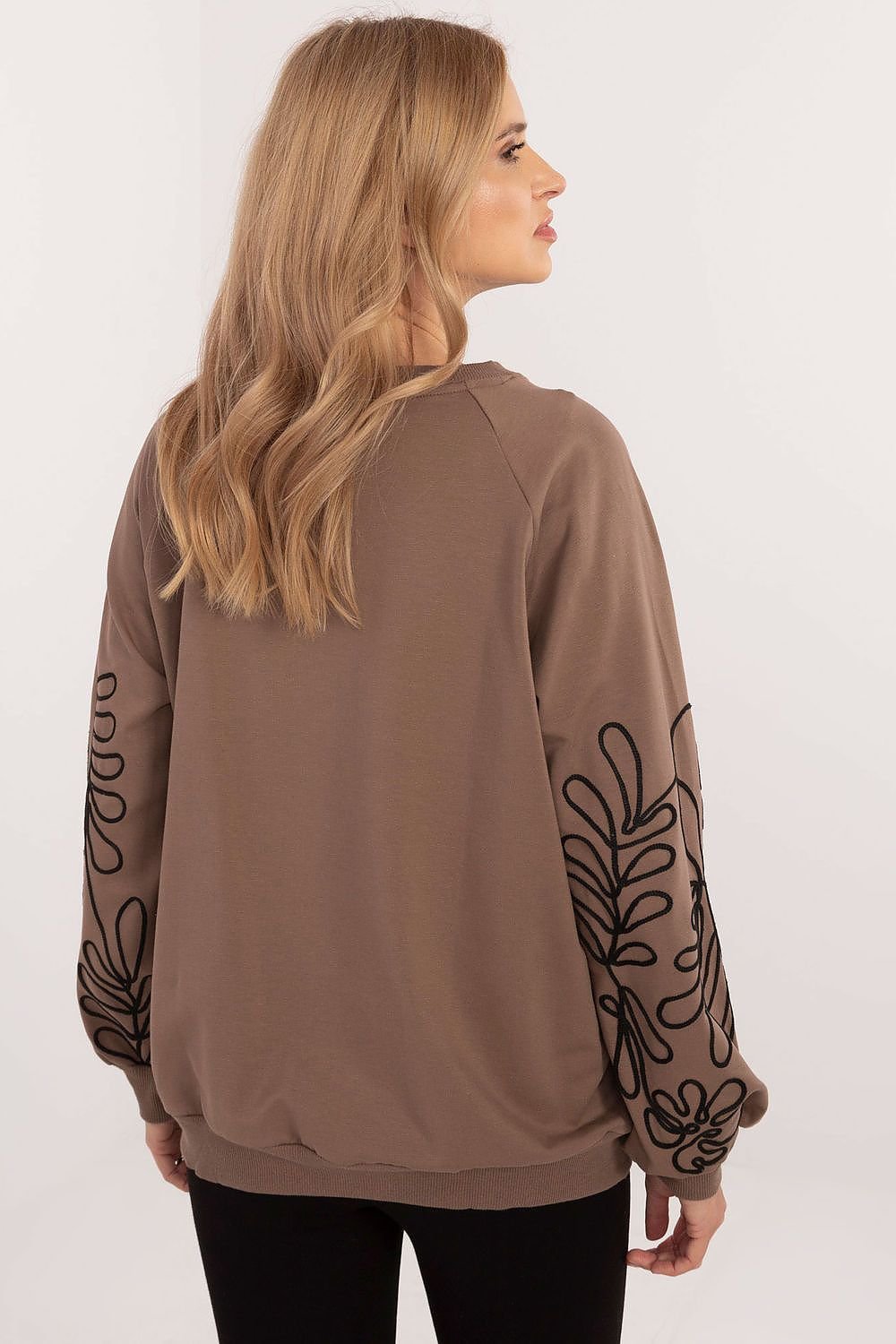 Sweatshirt model 208235 Relevance