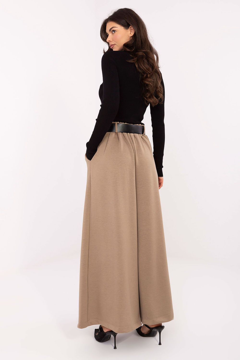 Women trousers model 218449 Italy Moda