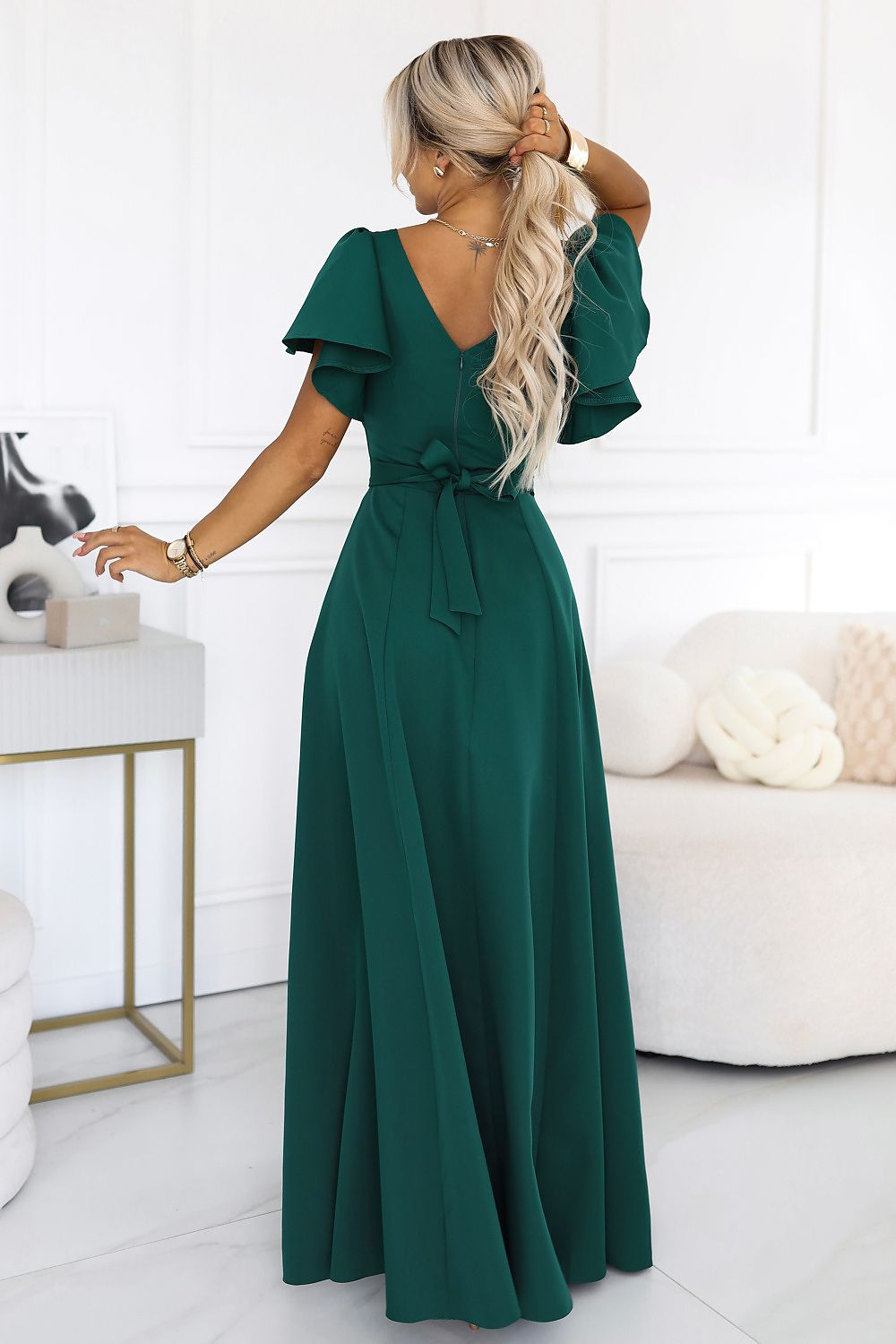 Long dress model 232821 Numoco