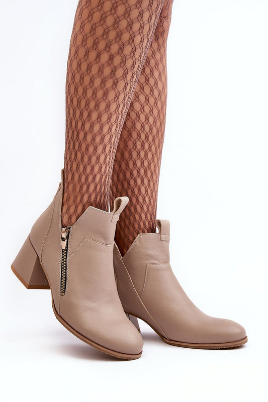 Heel boots Step in style