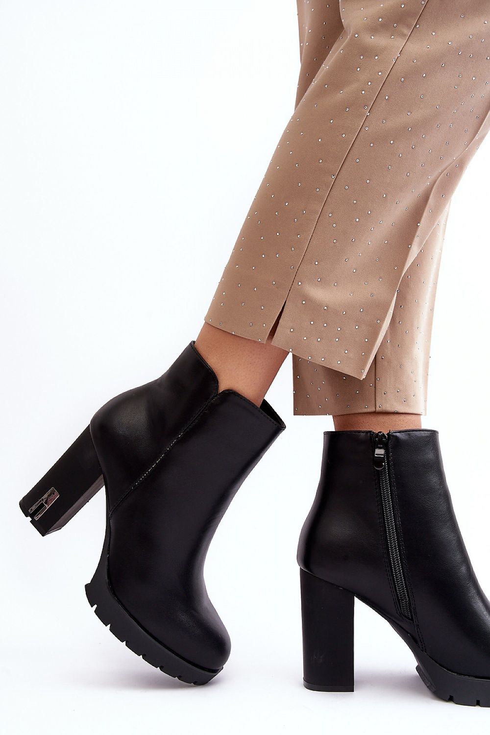 Heel boots Step in style