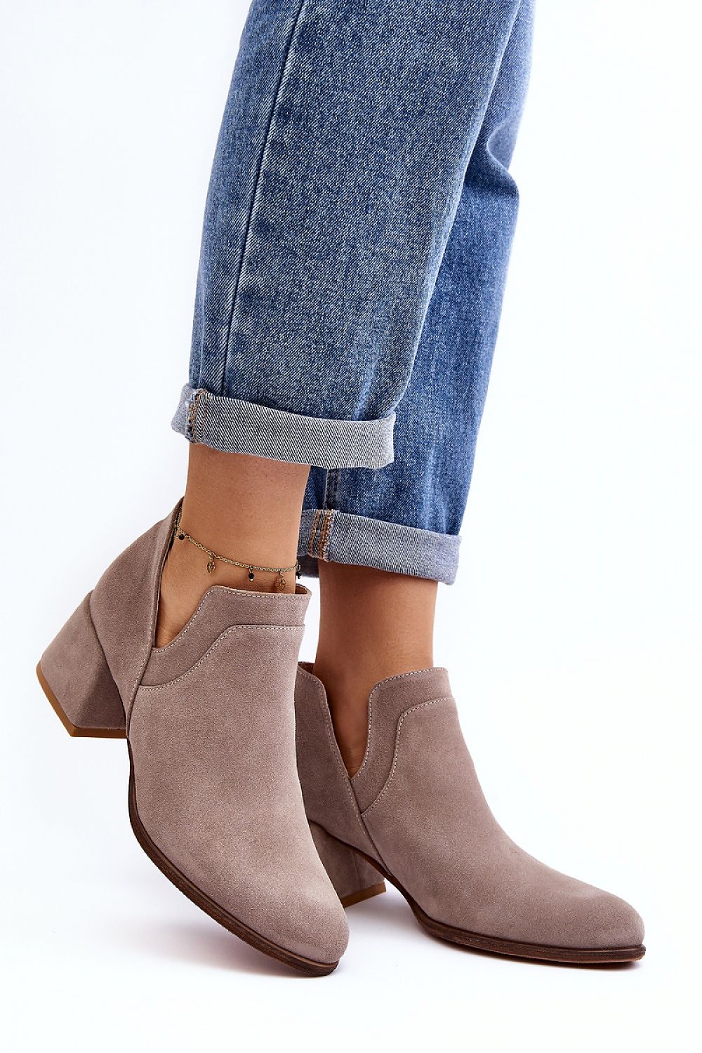 Heel boots Step in style