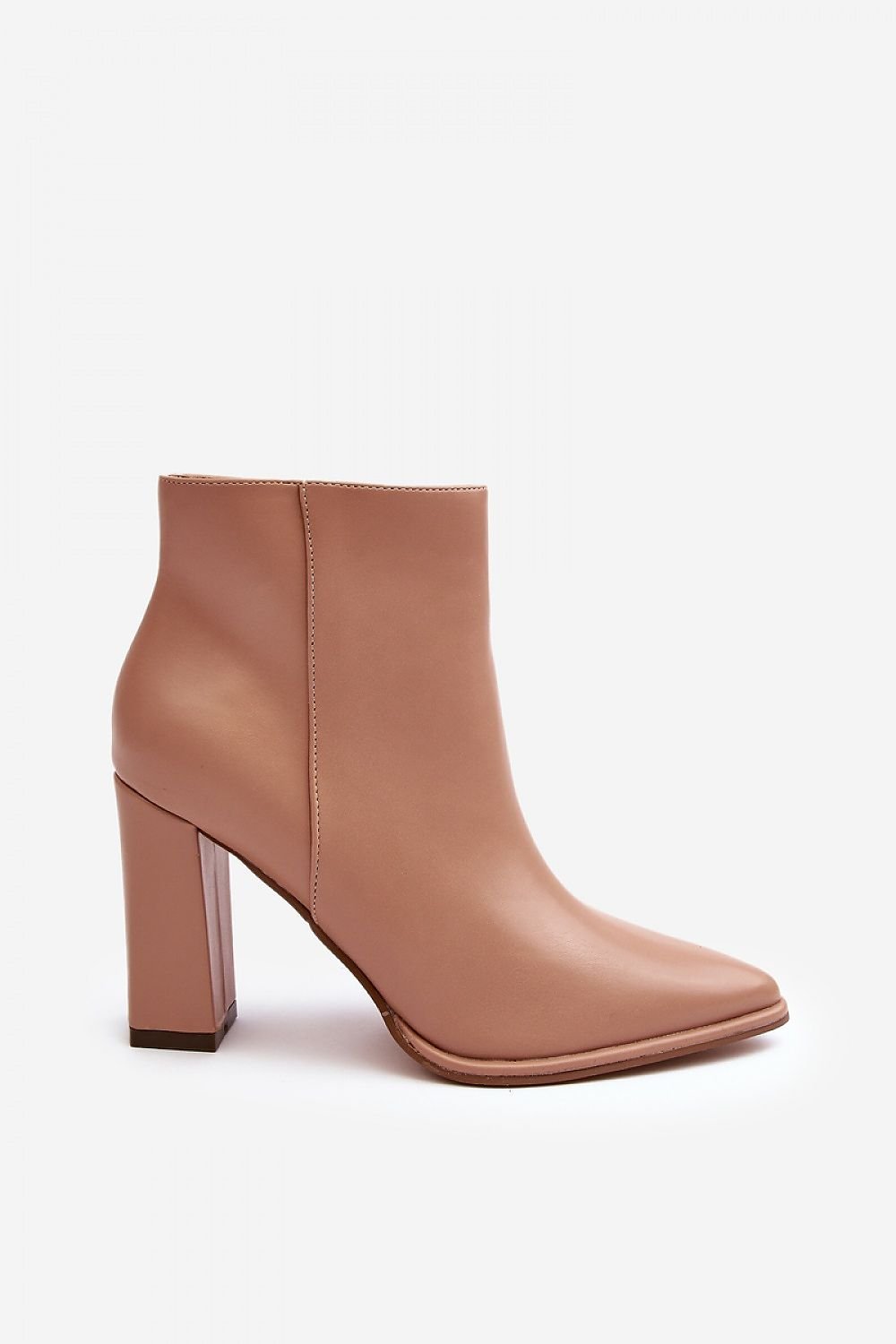 Heel boots Step in style