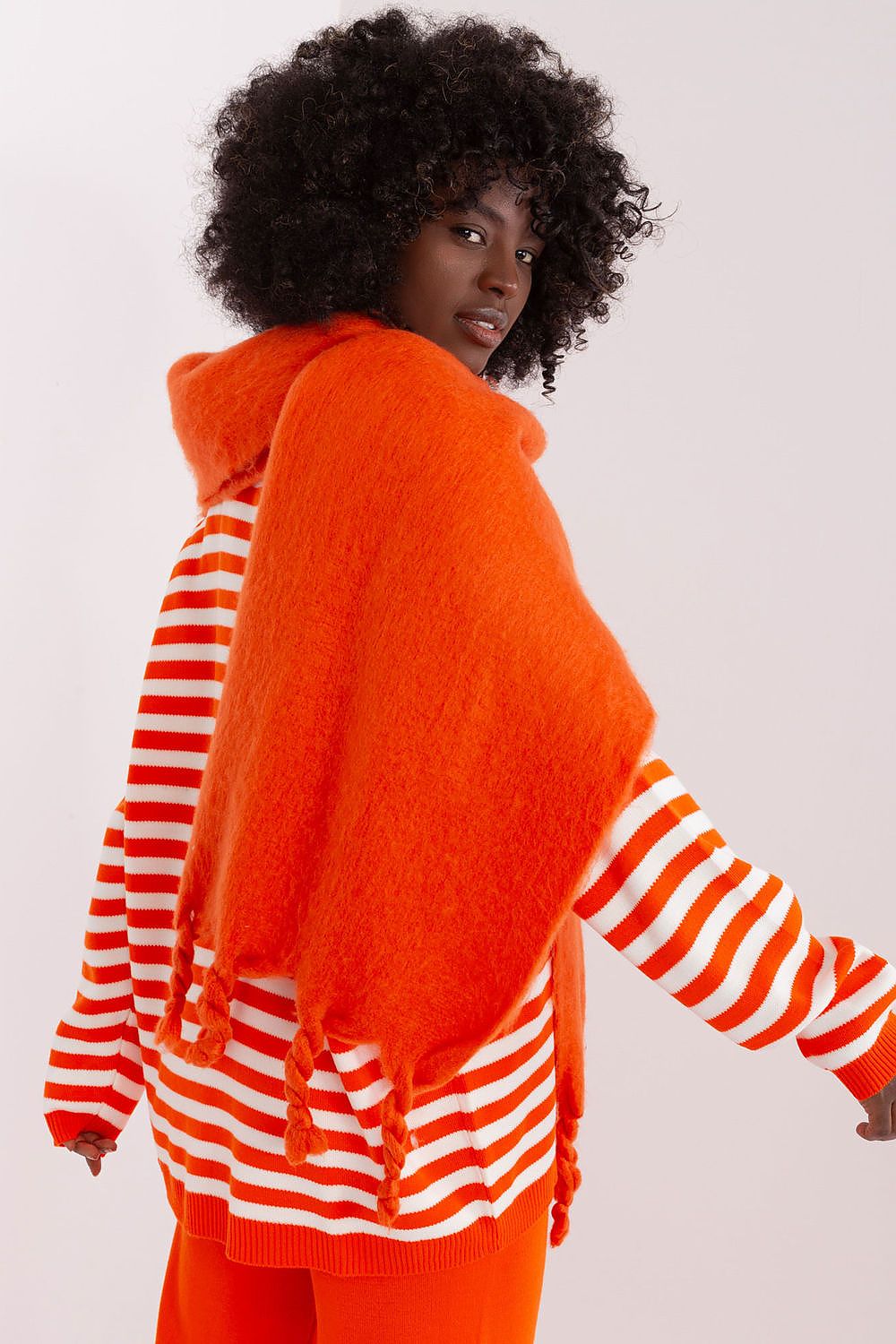  Shawl model 190587 AT 