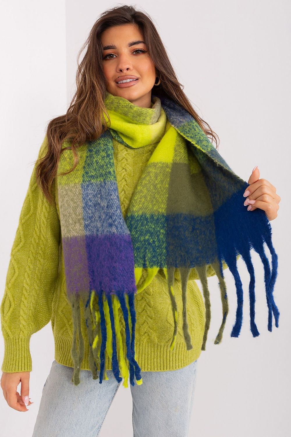  Shawl model 191723 AT 