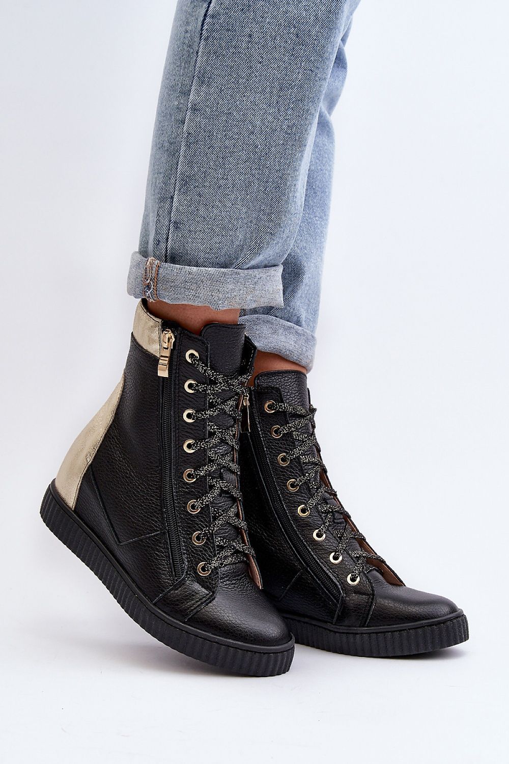 Wedge heel sneakers Step in style