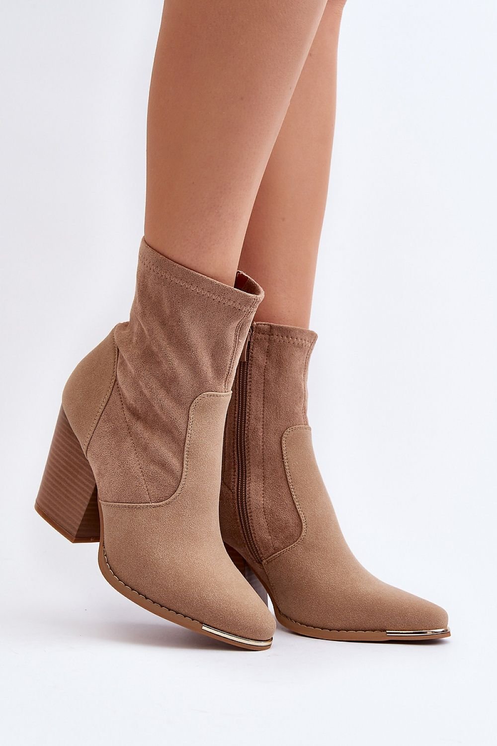 Heel boots Step in style