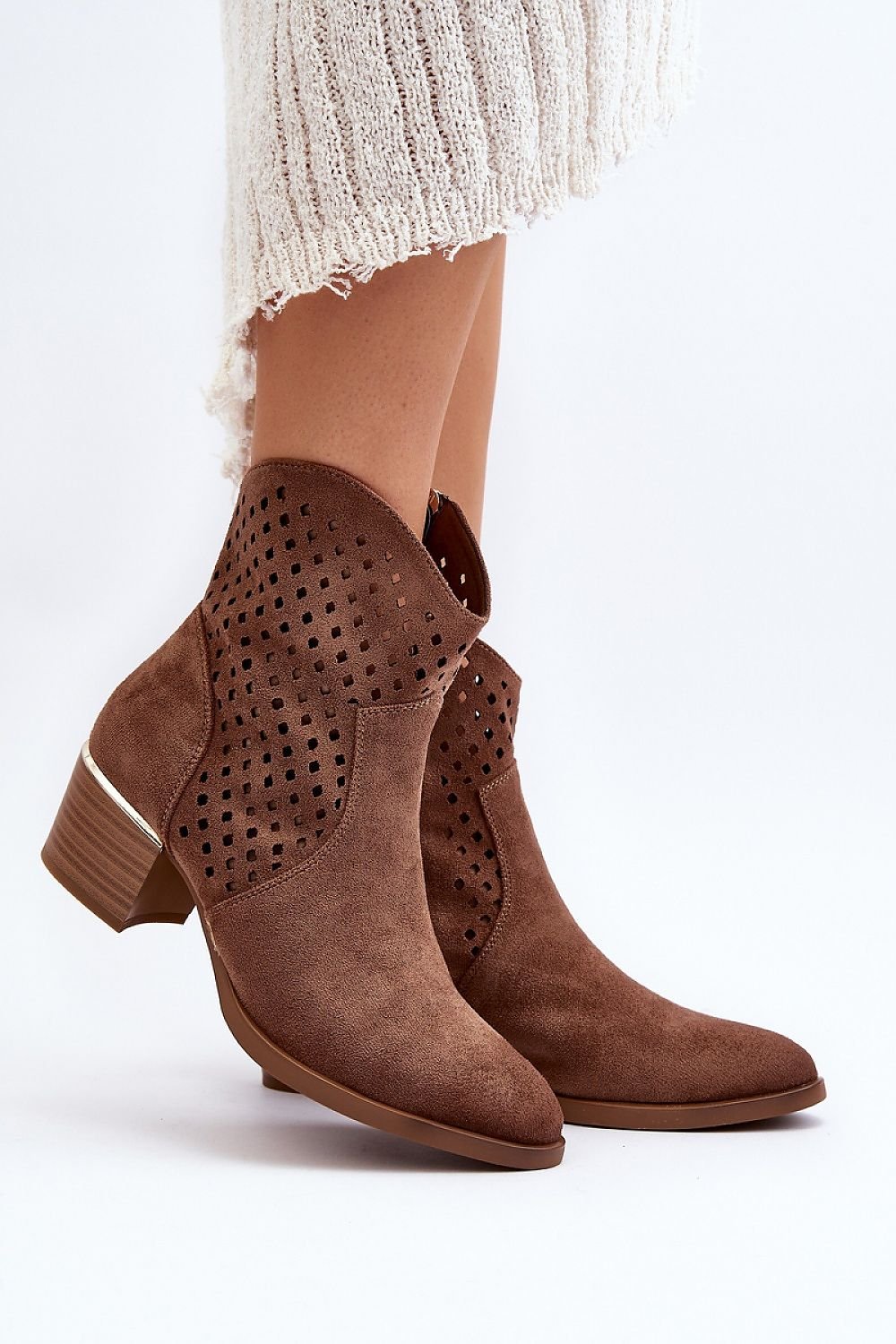 Heel boots Step in style