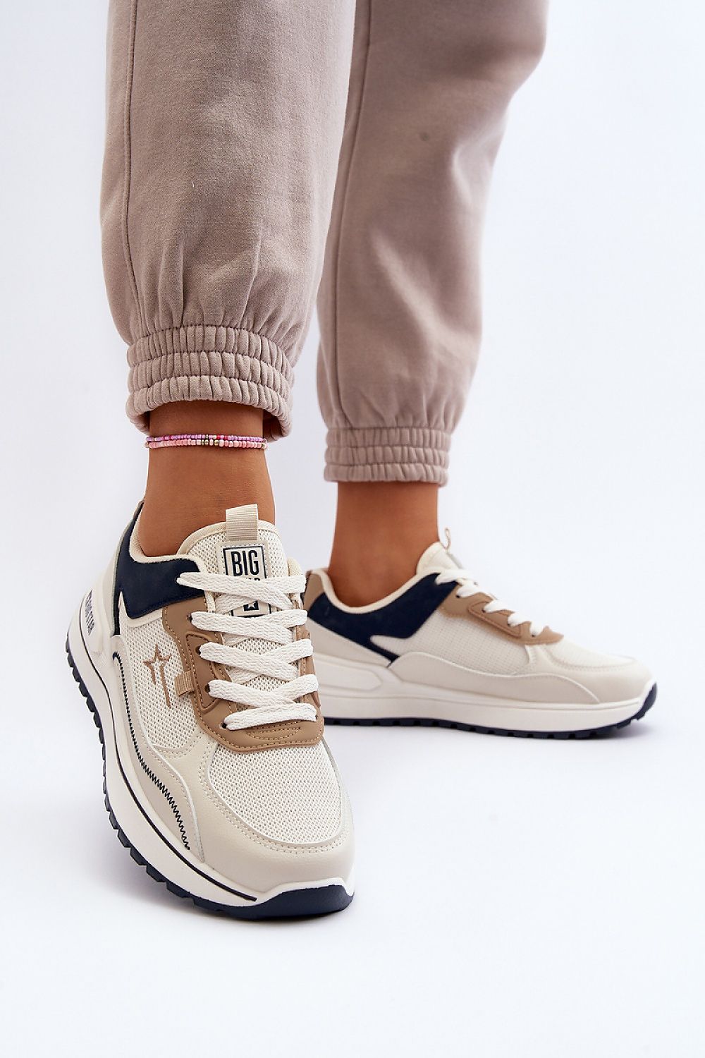  Sport Shoes model 193525 Step in style 