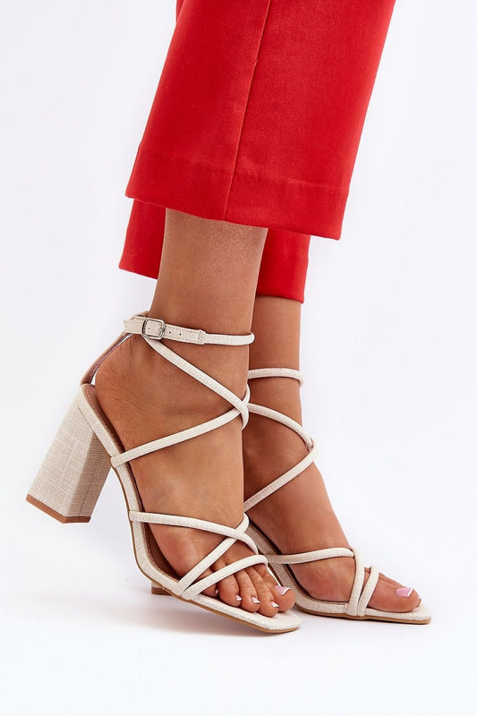 Heel sandals Step in style