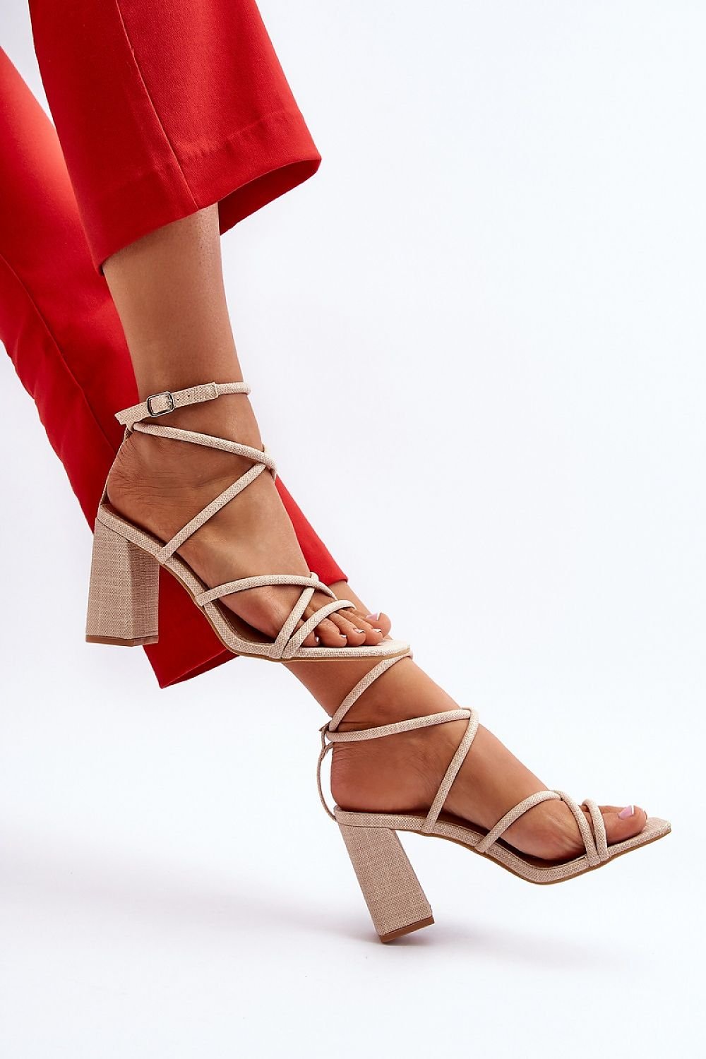 Heel sandals Step in style