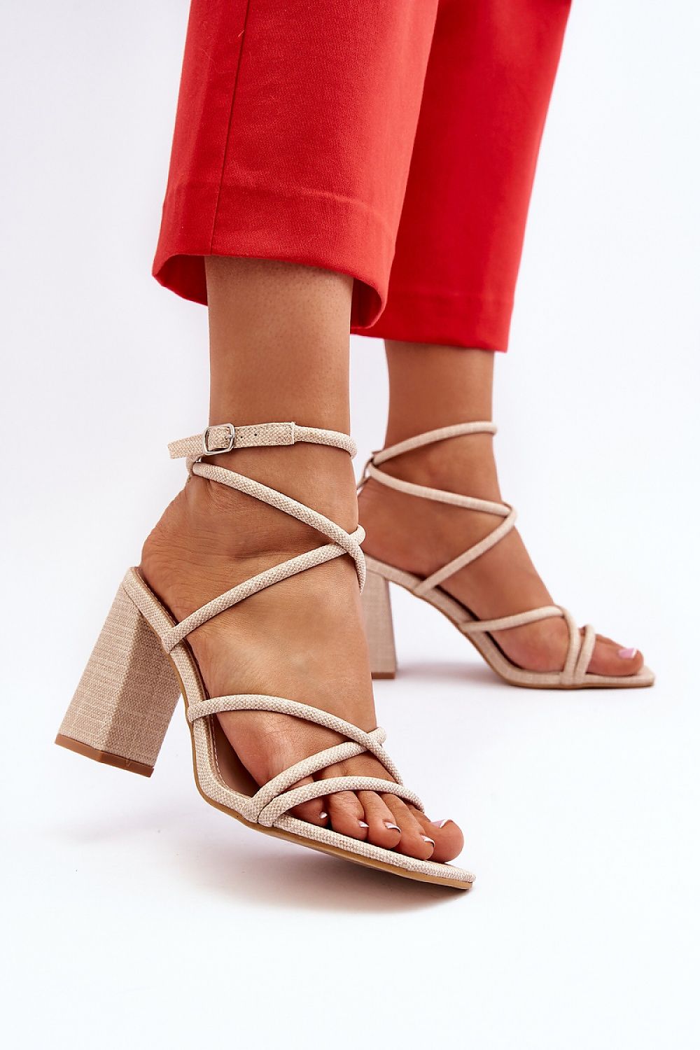 Heel sandals Step in style