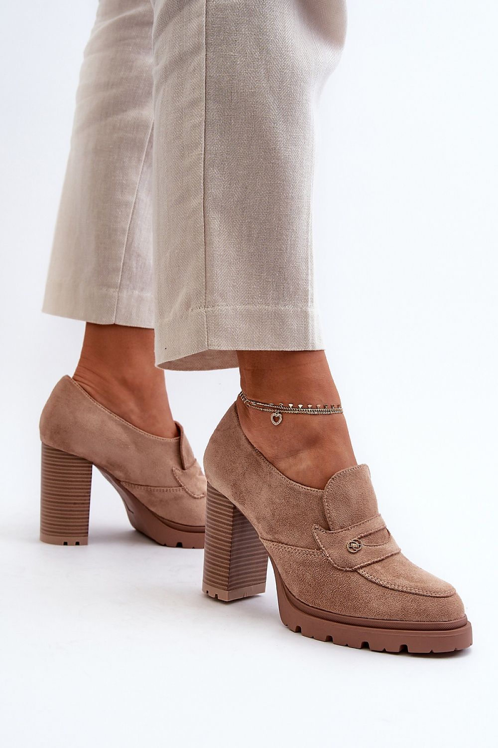 Heeled low shoes Step in style