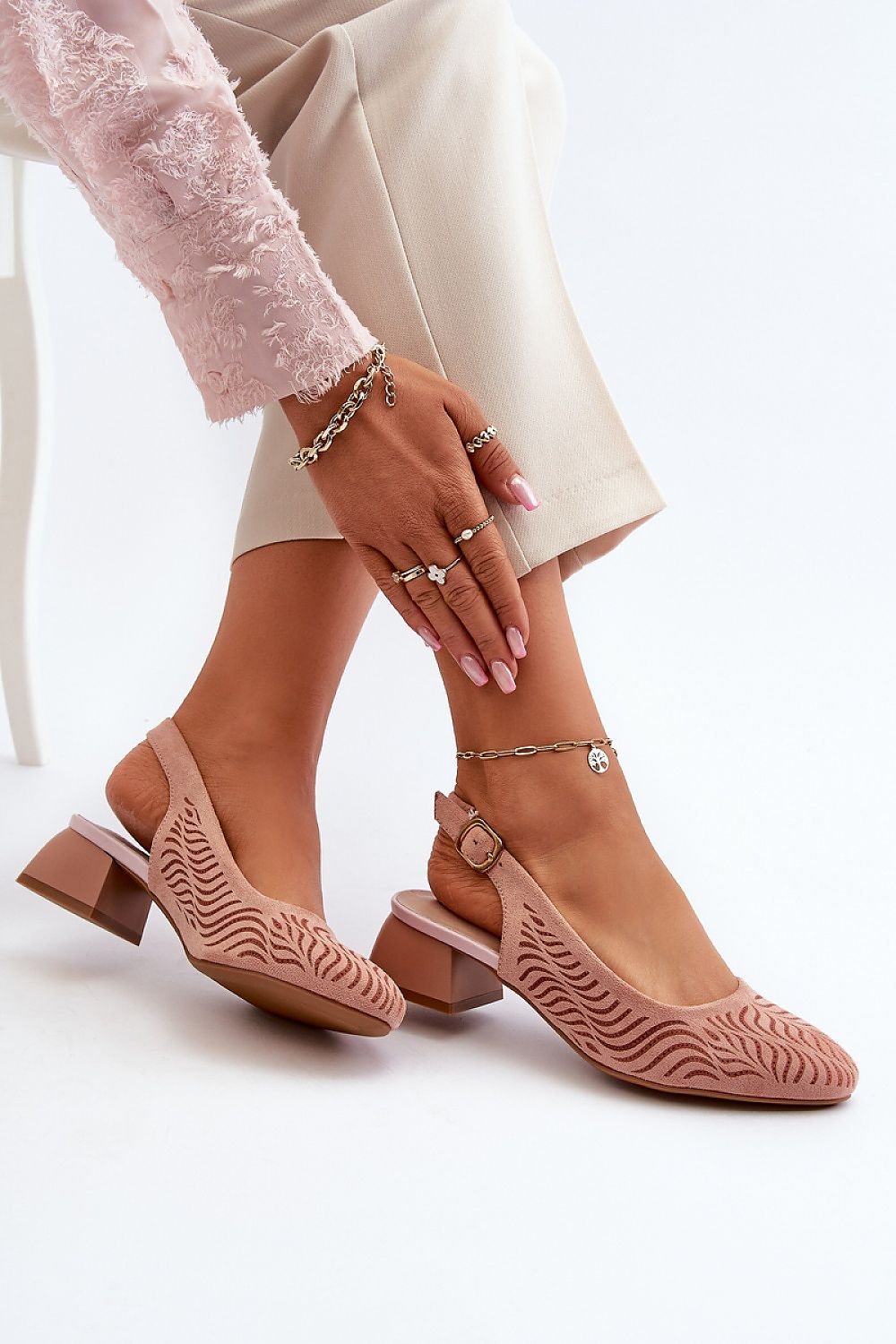 Heel pumps Step in style