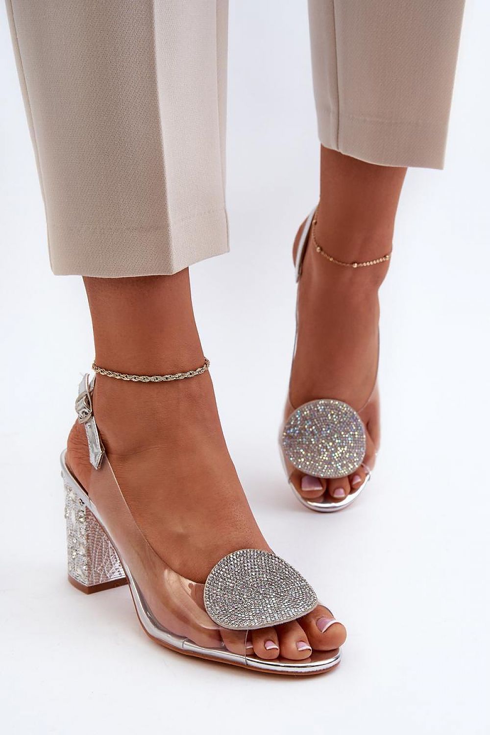 Heel sandals Step in style