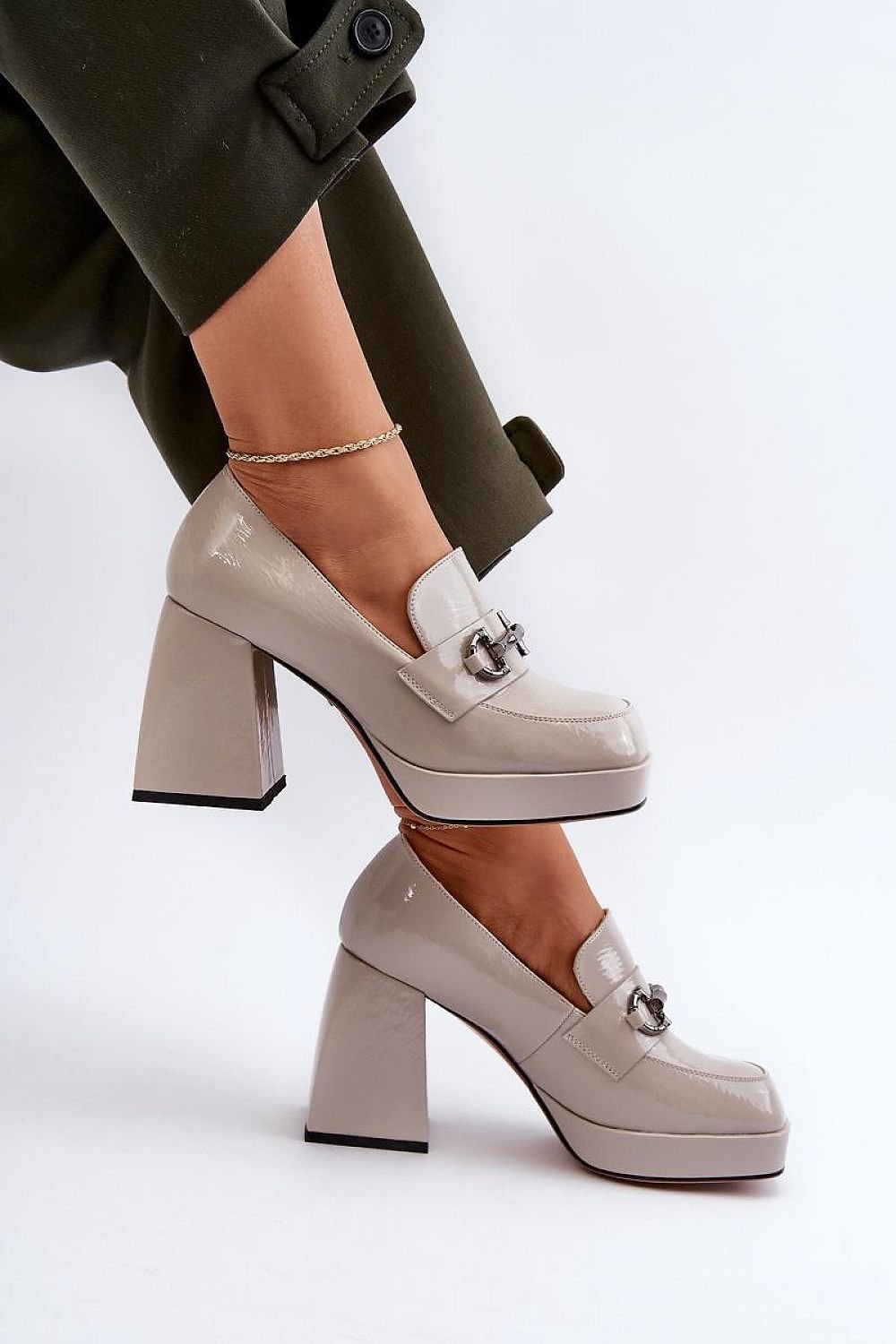 Heeled low shoes Step in style