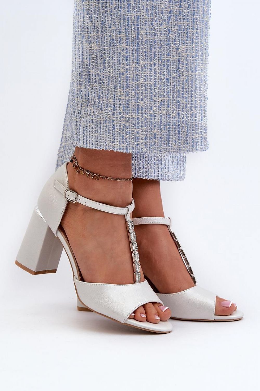 Heel sandals Step in style