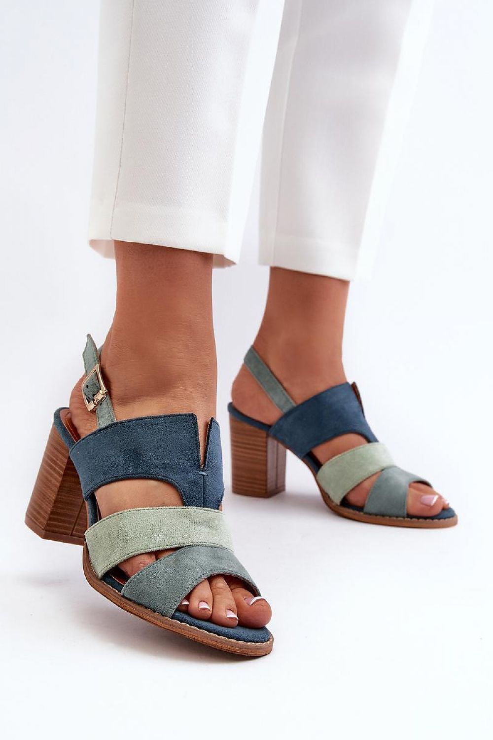 Heel sandals Step in style