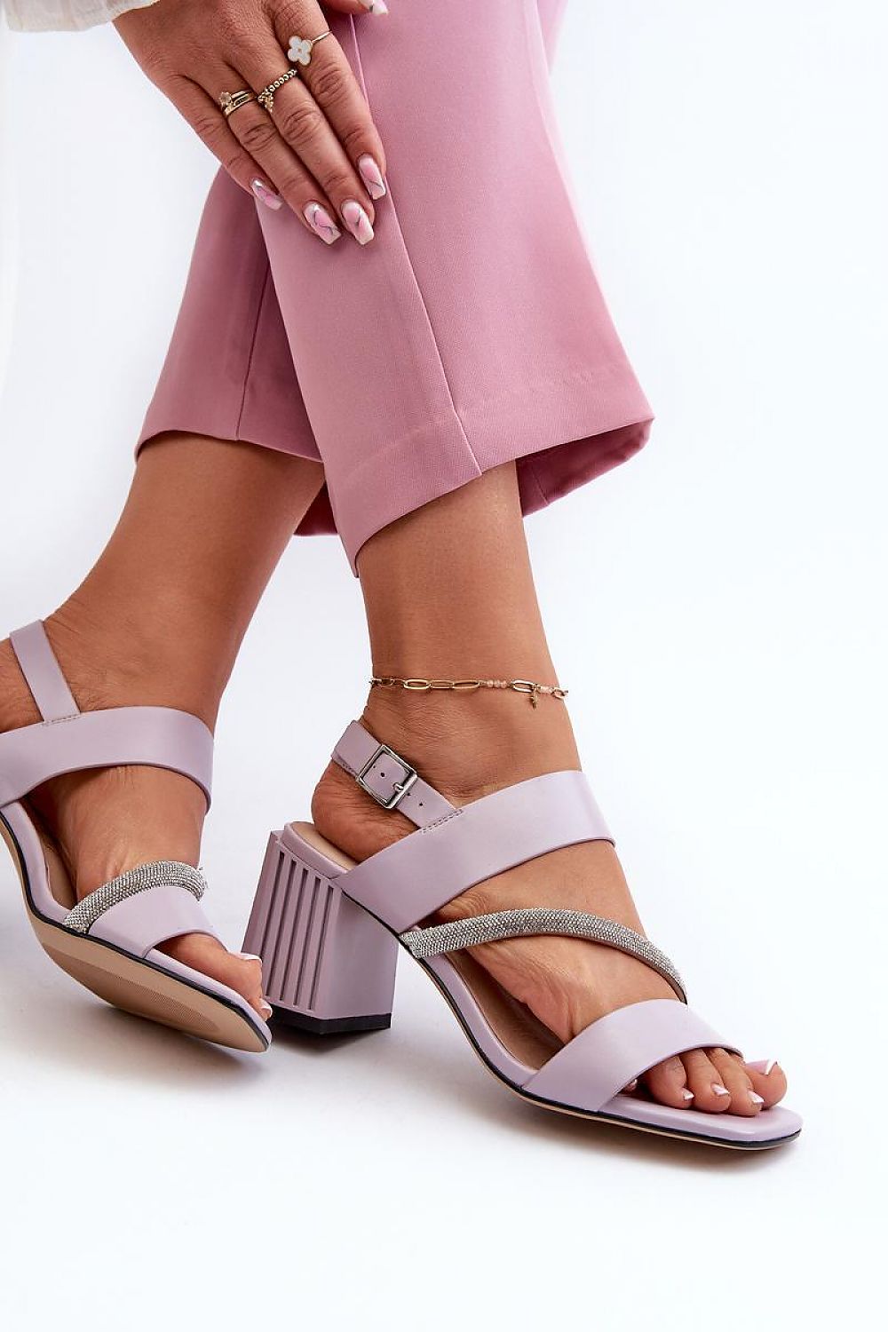 Heel sandals Step in style