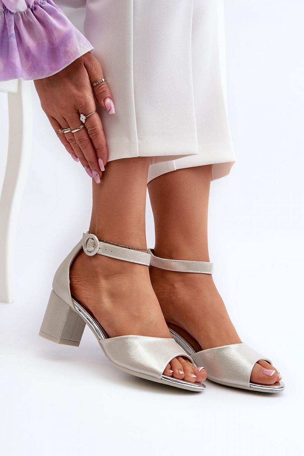 Heel sandals Step in style