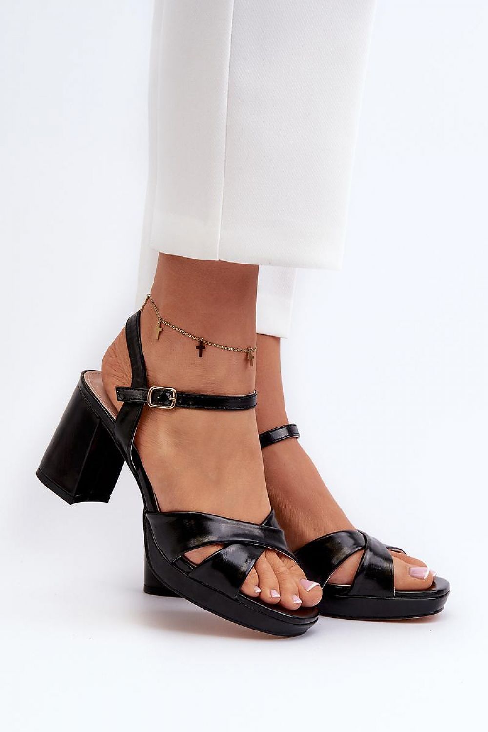 Heel sandals Step in style