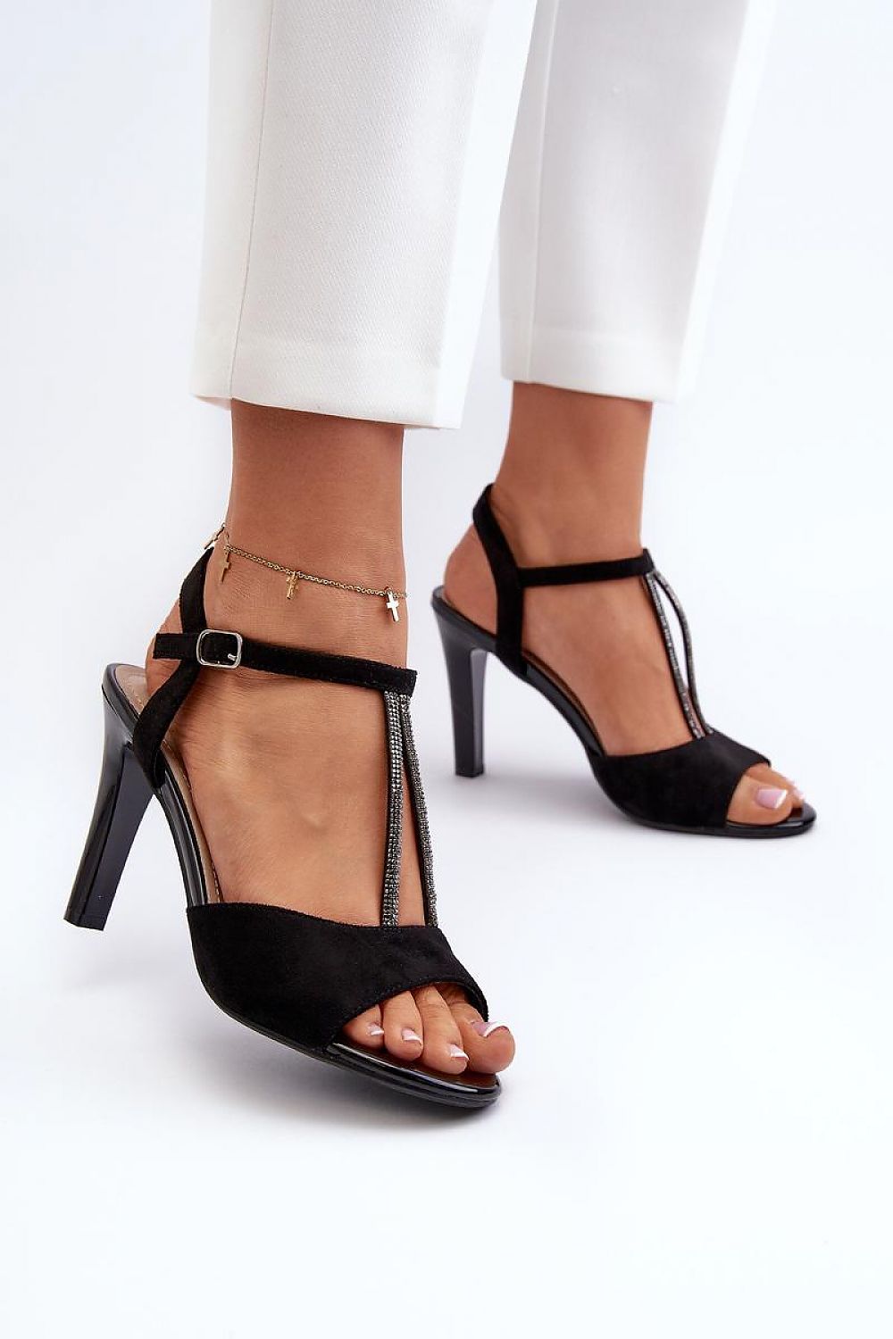 Heel sandals Step in style