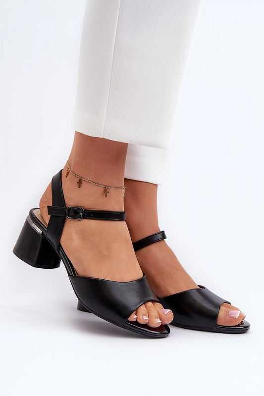 Heel sandals Step in style