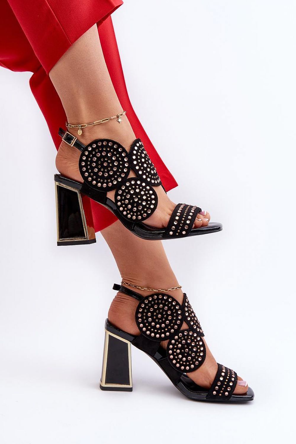 Heel sandals Step in style