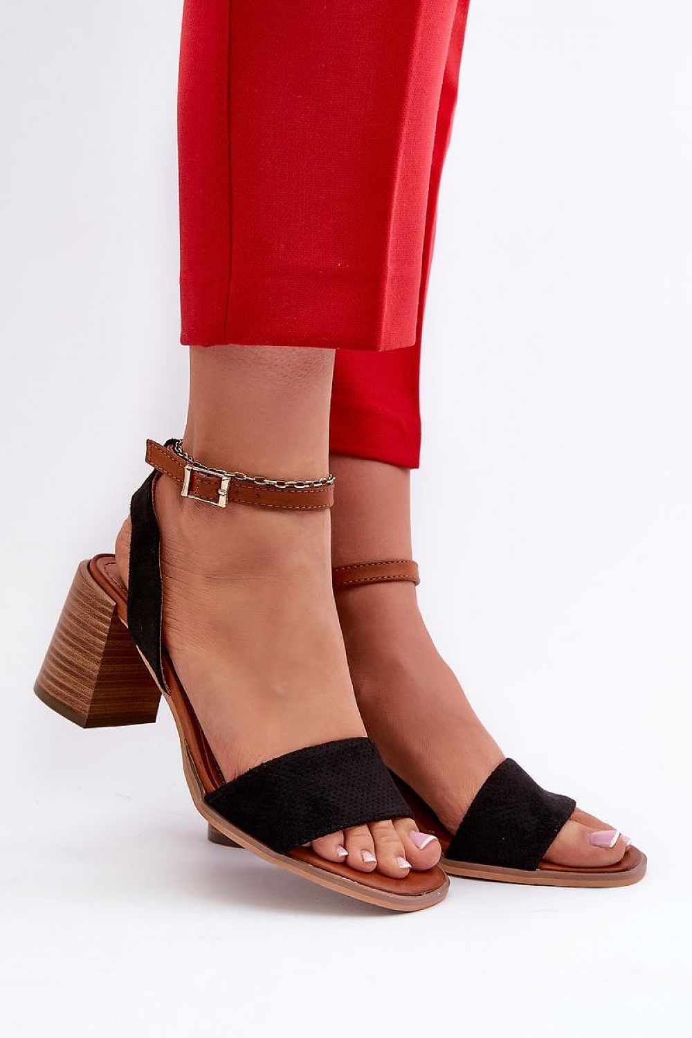 Heel sandals Step in style