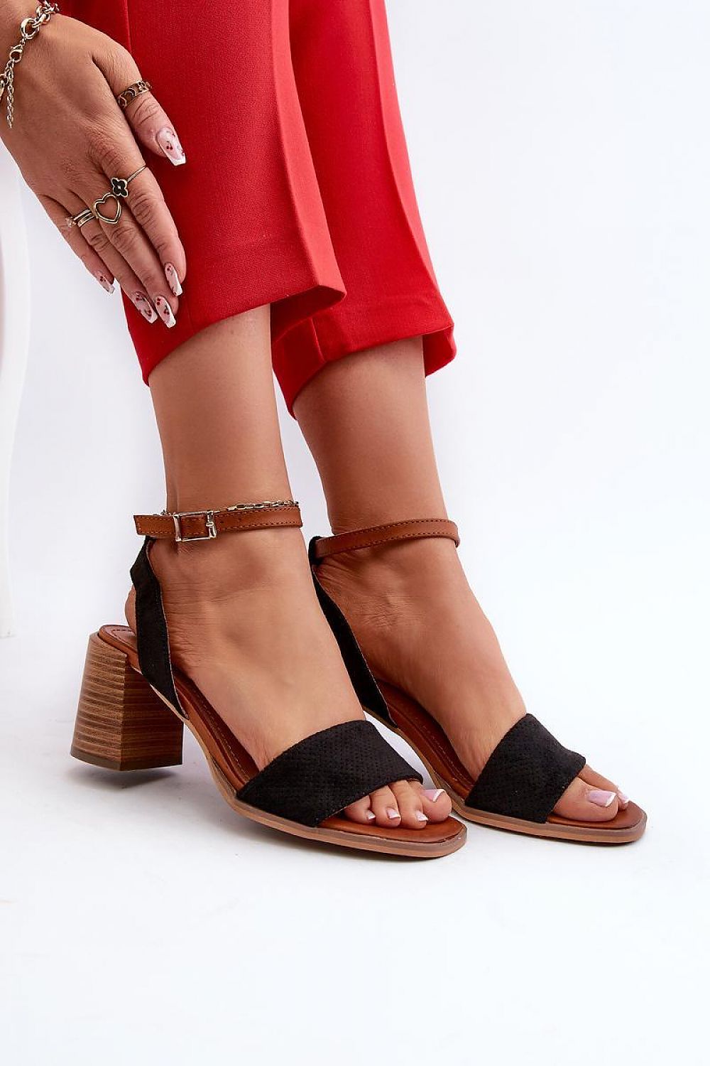 Heel sandals Step in style