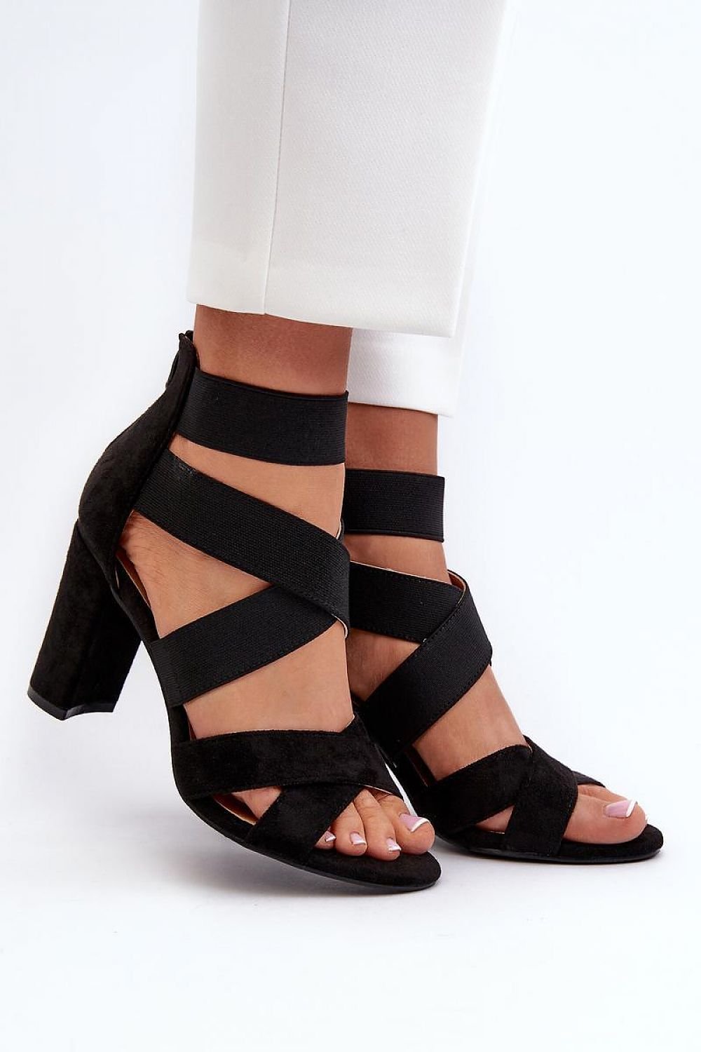 Heel sandals Step in style