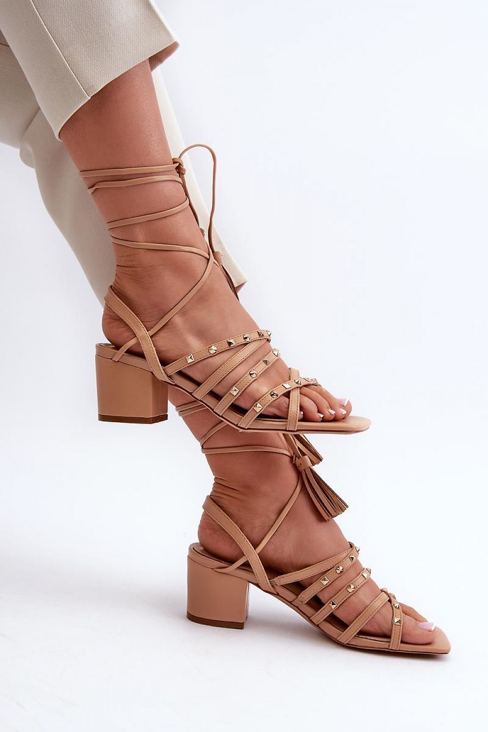 Heel sandals Step in style