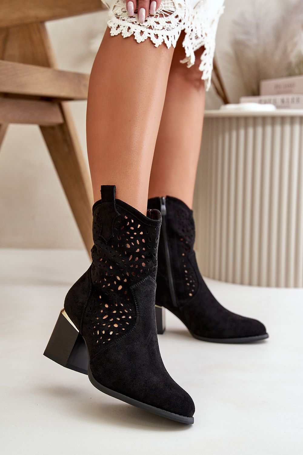 Heel boots Step in style