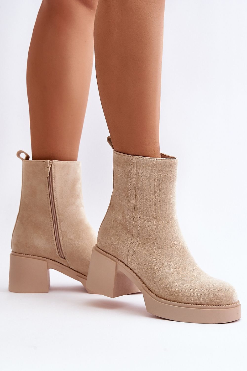 Heel boots Step in style