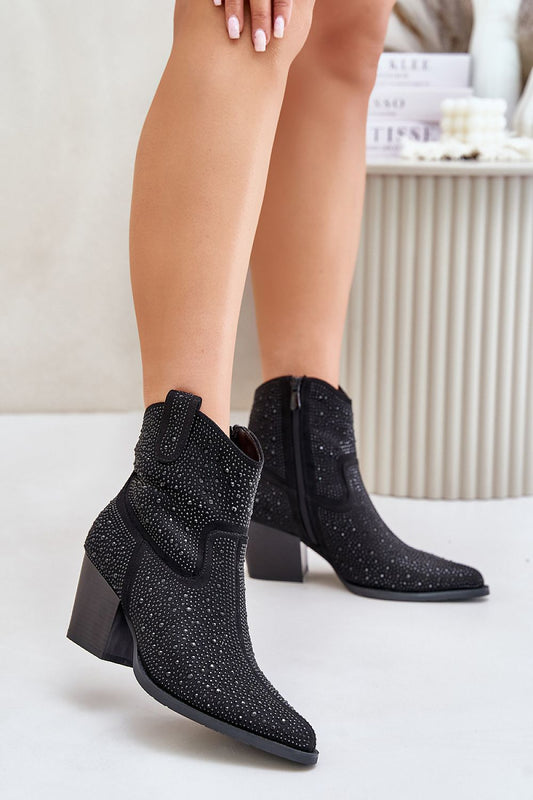 Heel boots Step in style