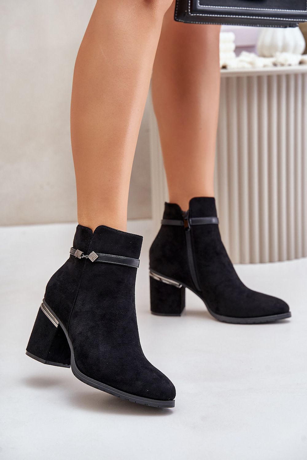 Heel boots Step in style