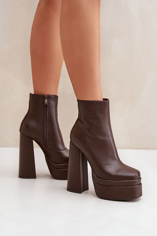 Heel boots Step in style