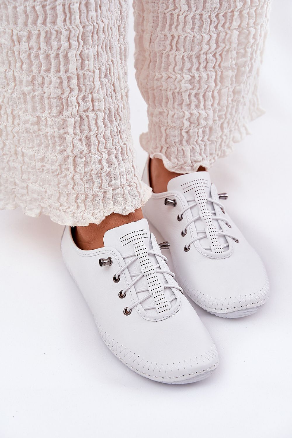  Low Shoes model 212554 Step in style 