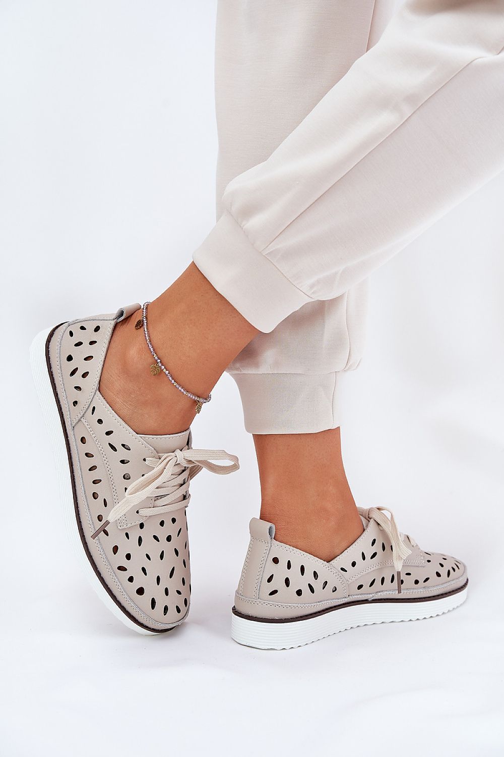  Low Shoes model 212566 Step in style 