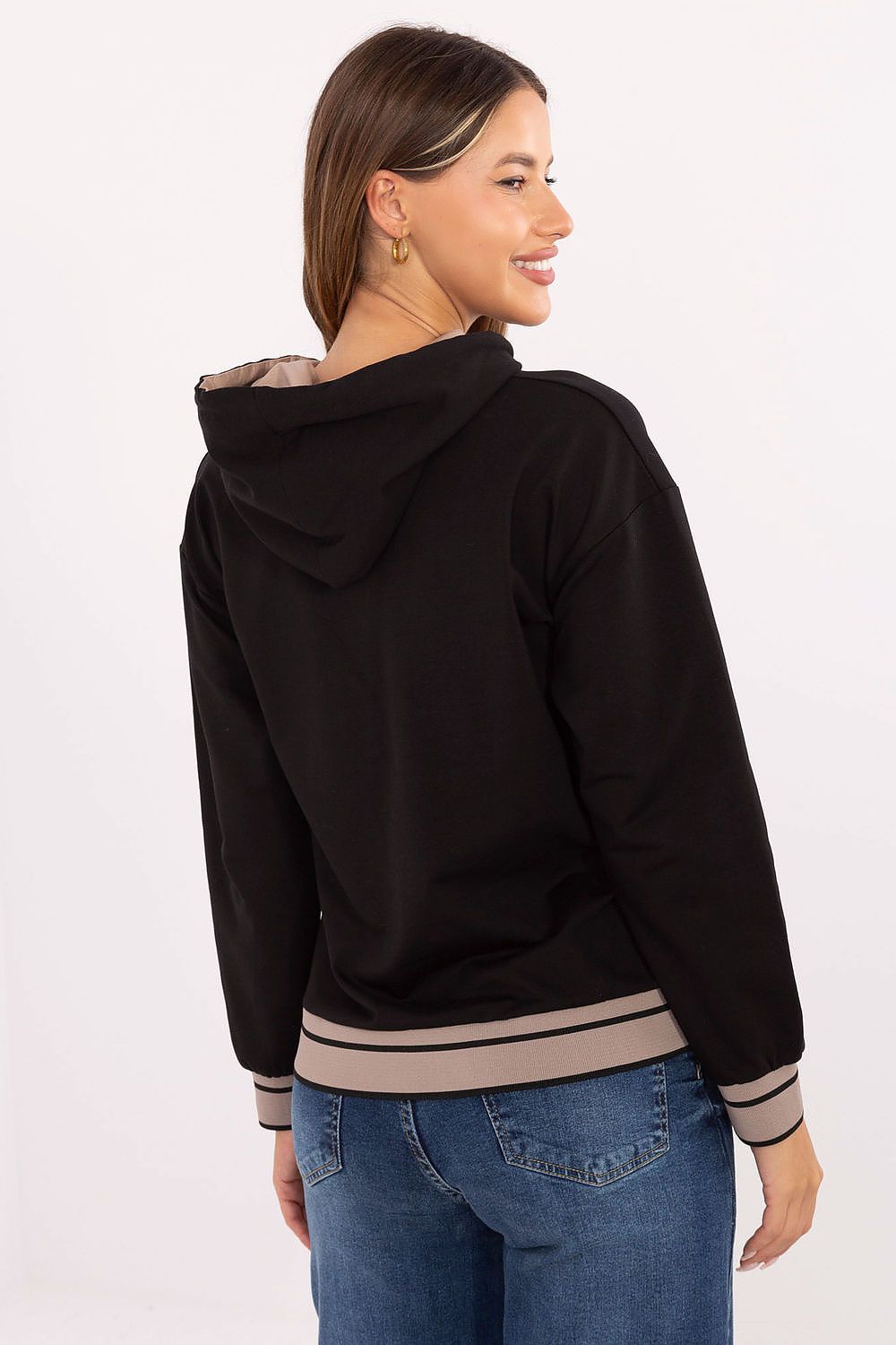  Sweatshirt model 217025 Relevance 
