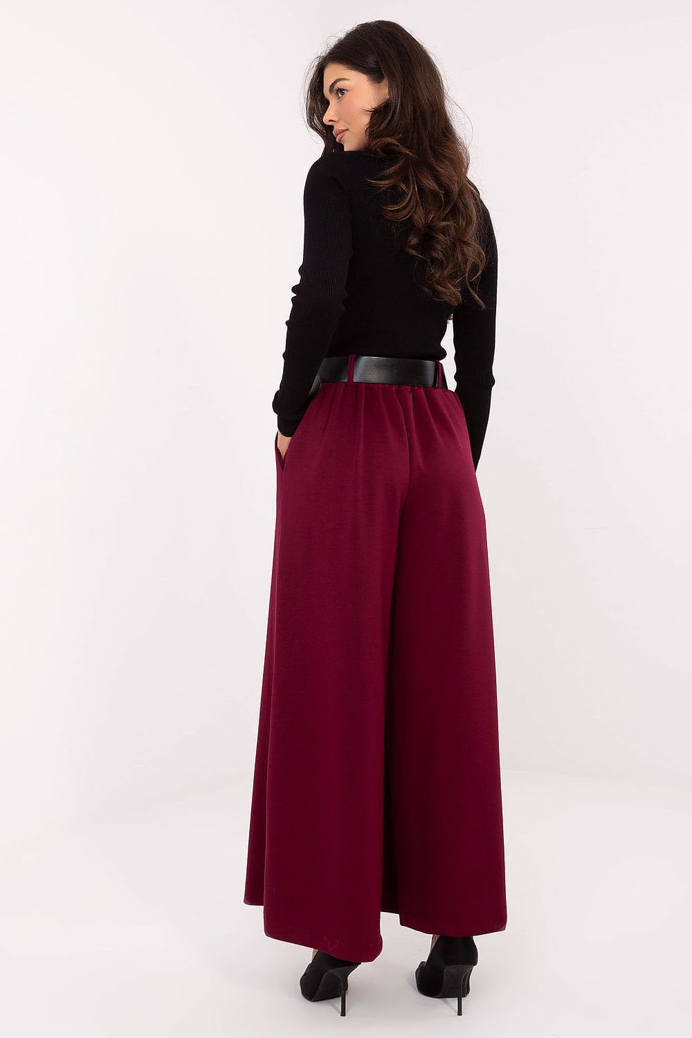  Women trousers model 218450 Italy Moda 