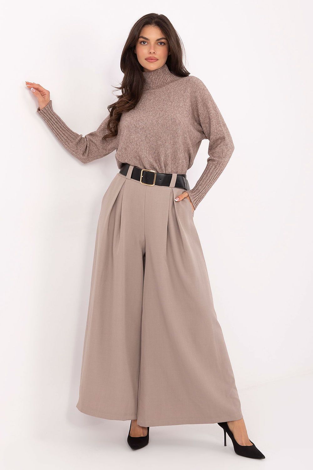  Women trousers model 220022 Italy Moda 