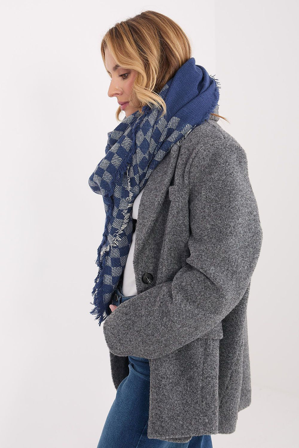  Shawl model 222304 AT 