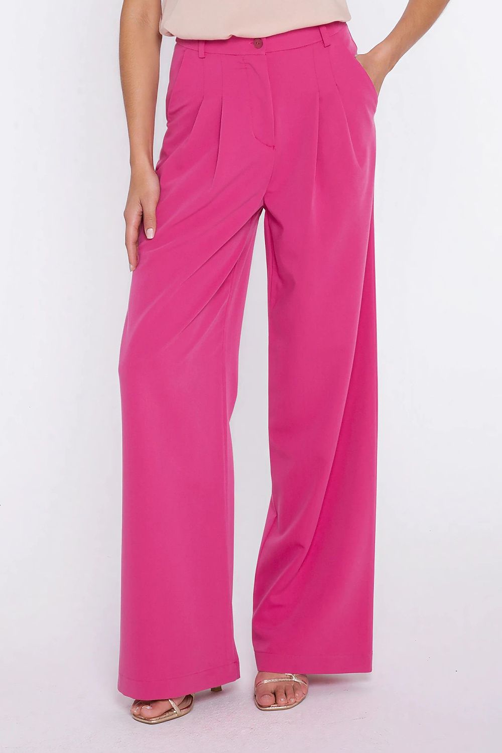  Women trousers model 226423 Nife 