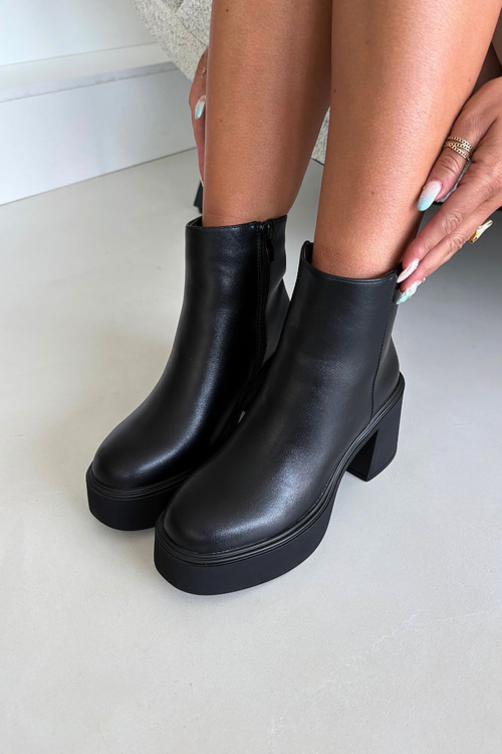  Platform boots model 230924 Step in style 