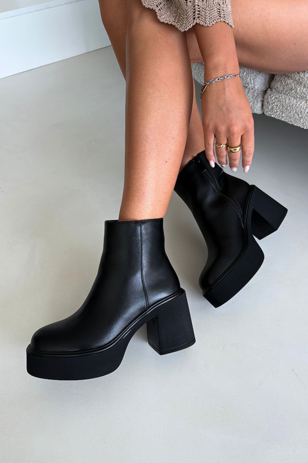  Platform boots model 230924 Step in style 