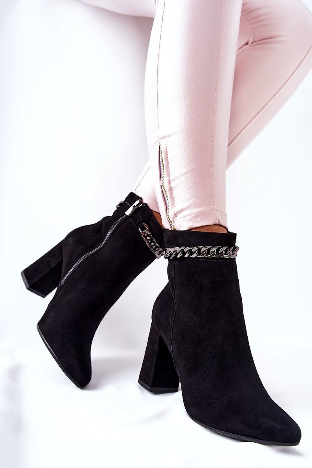 Heel boots Step in style